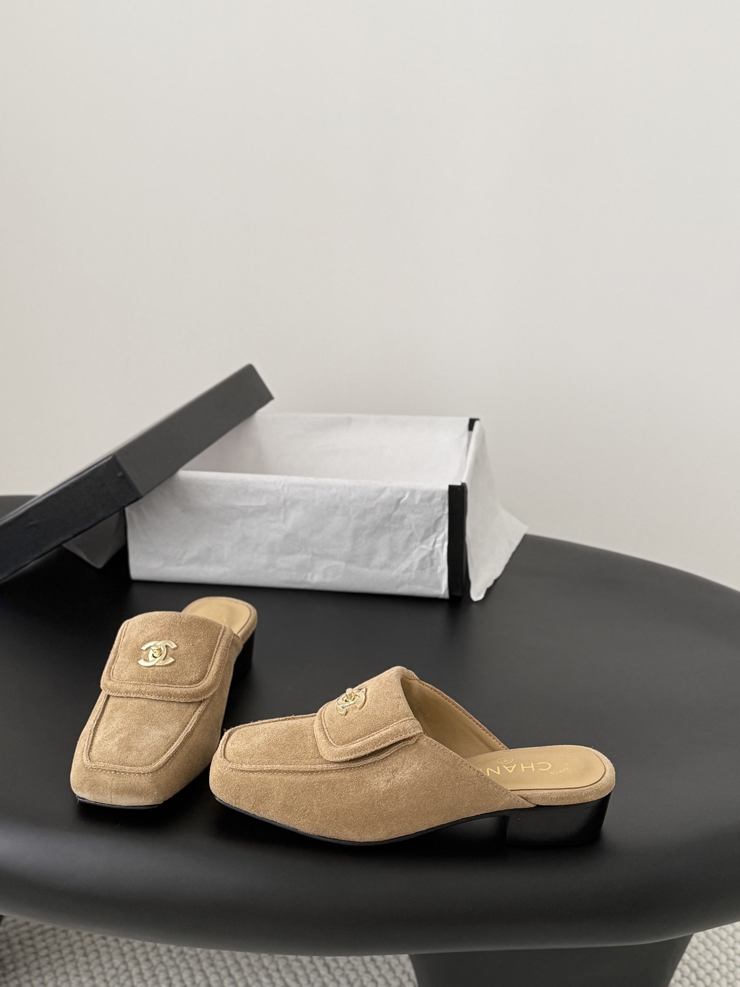 Chan 26C suede mules