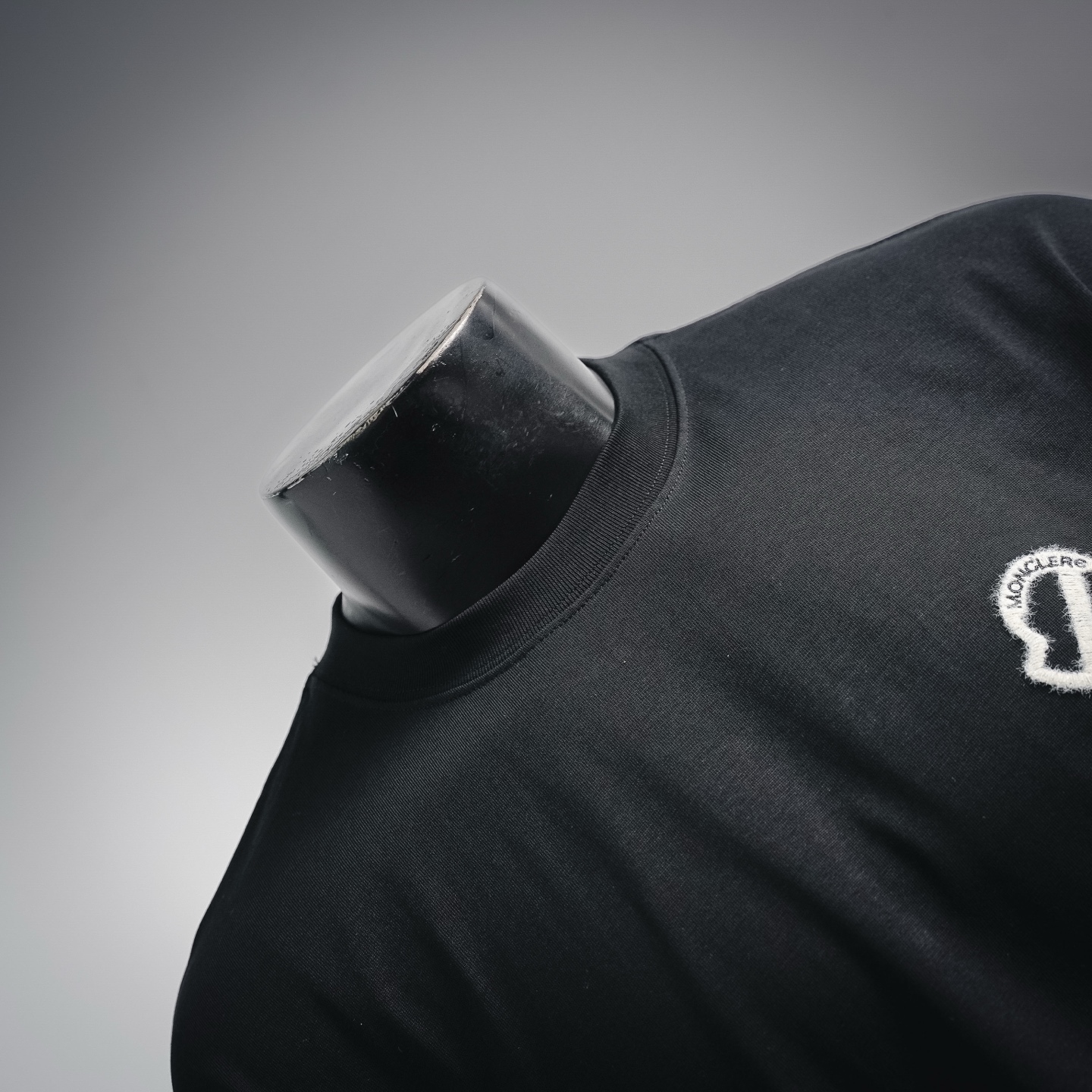 Mon logo badge t-shirt