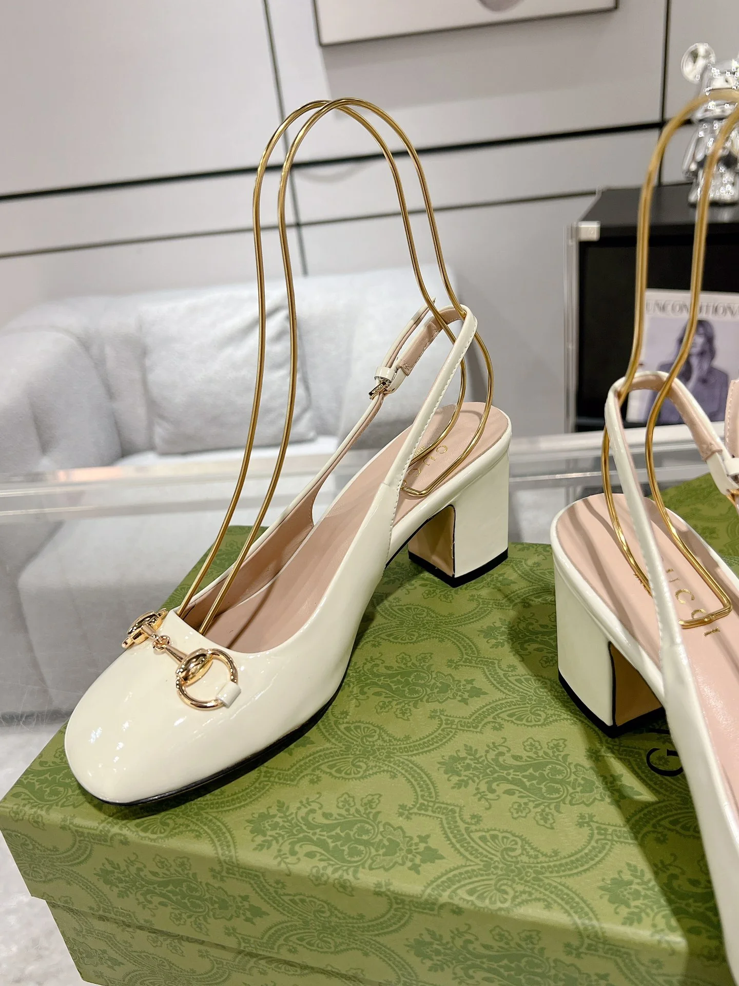 Gucc 26ss slingback chunky heel