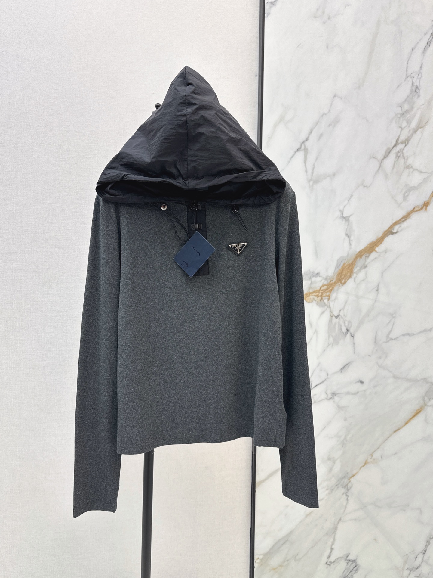 Pra 26fw hooded basic tee