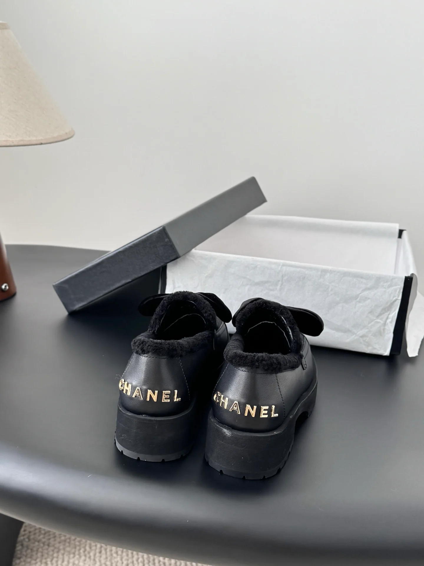 Chan 25fw lined flats