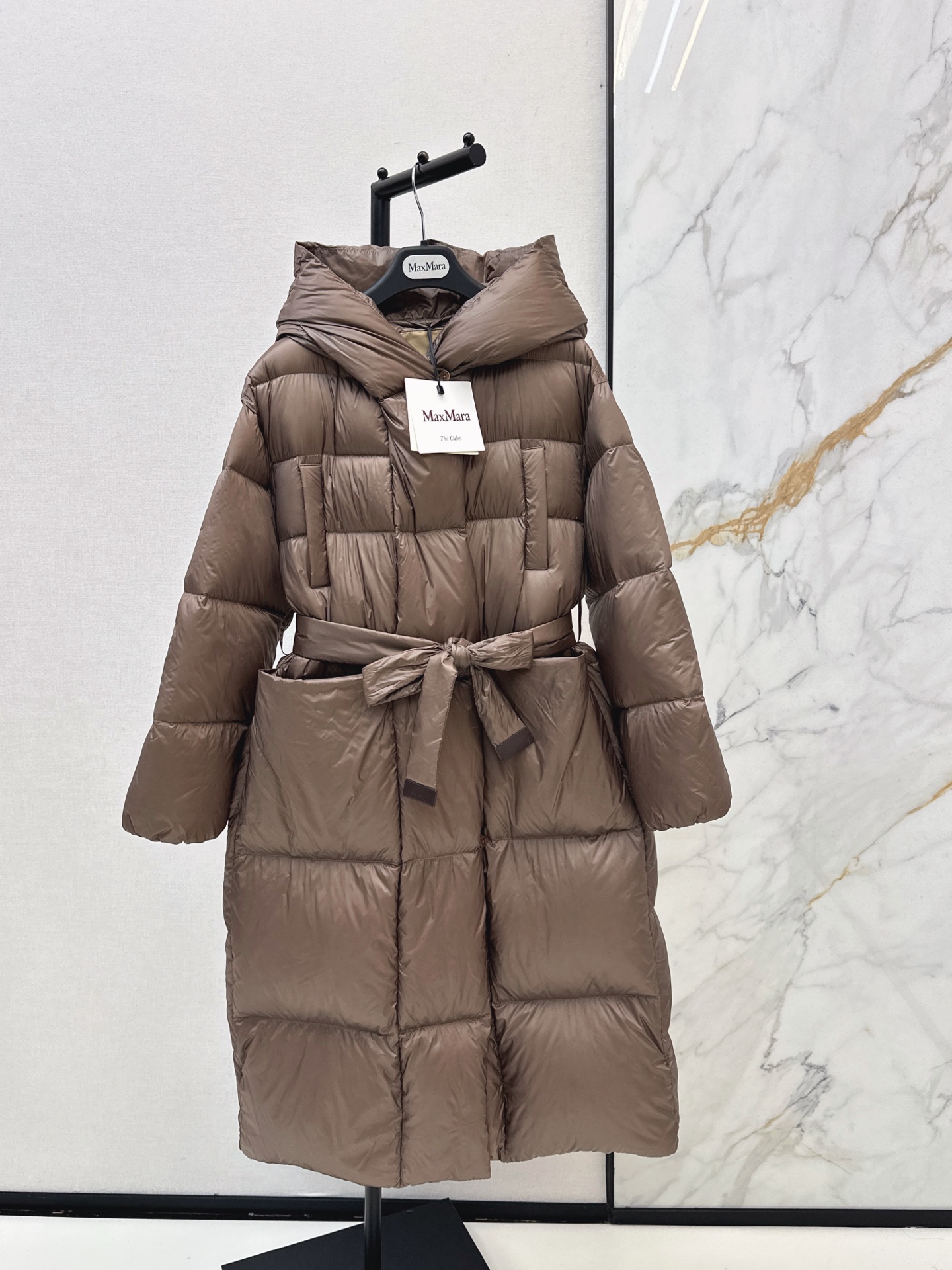 Max 26fw long hooded down jacket