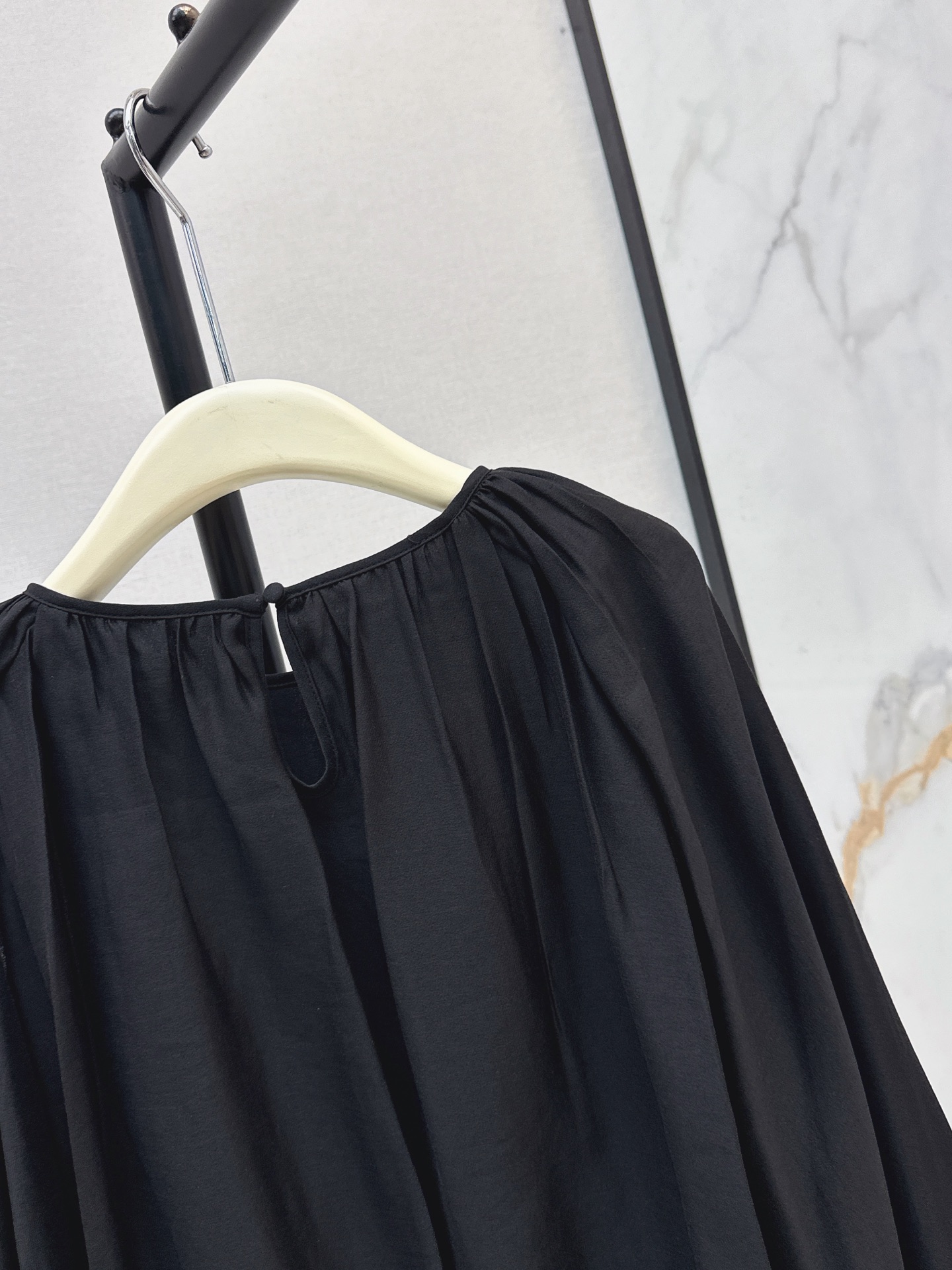 Chol 26ss cape sleeve top
