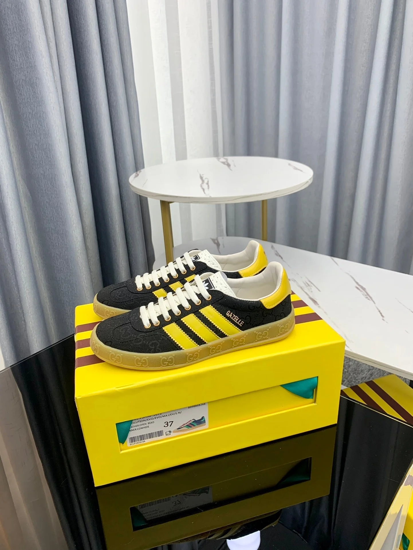 Guc sneakers