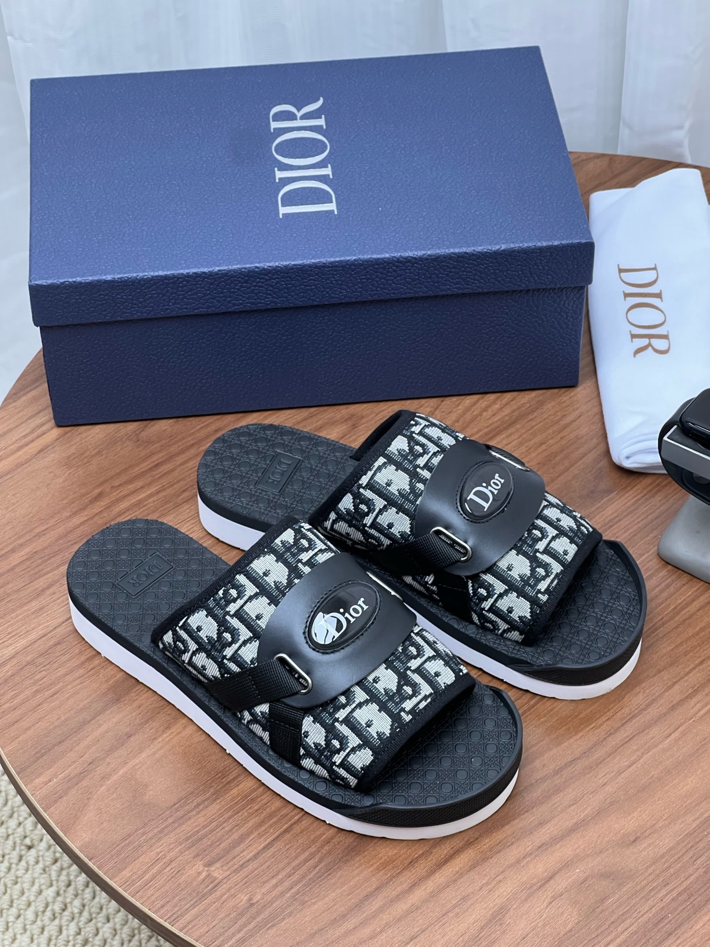 CD printed slippers