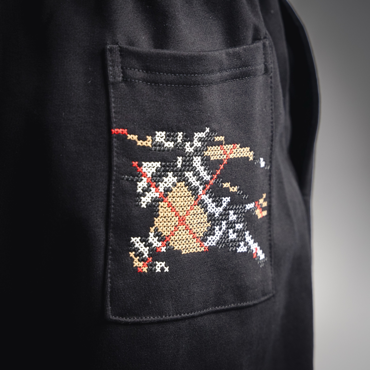 Bur embroidered pants