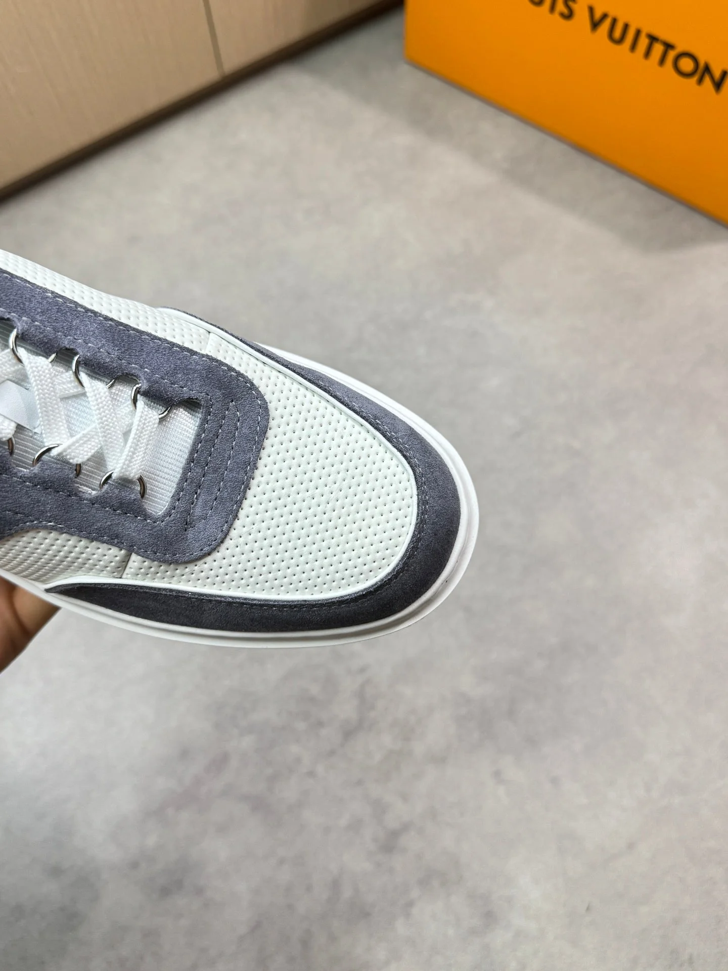 louis sneaker