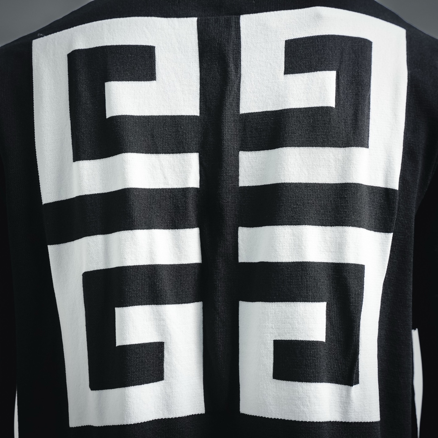 Given jacquard knit t-shirt