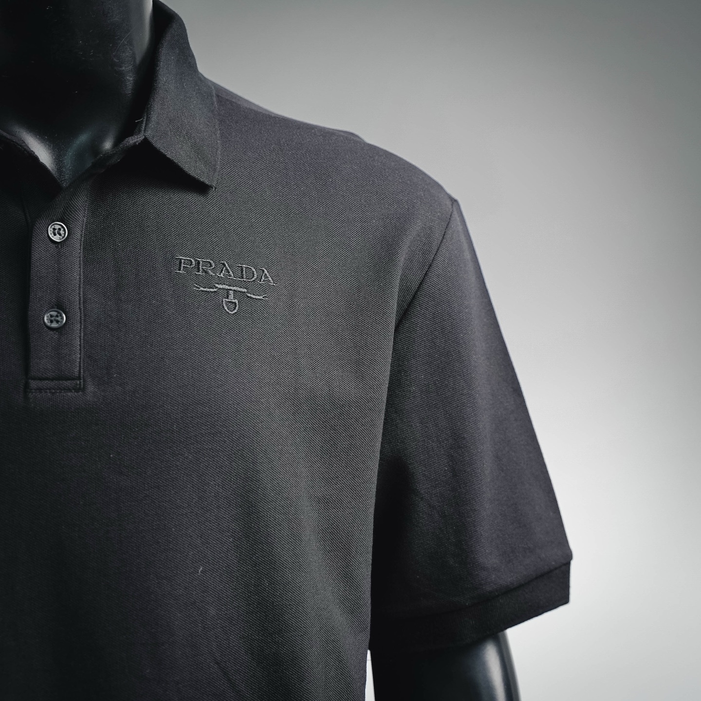 Pra letter embroidered Polo
