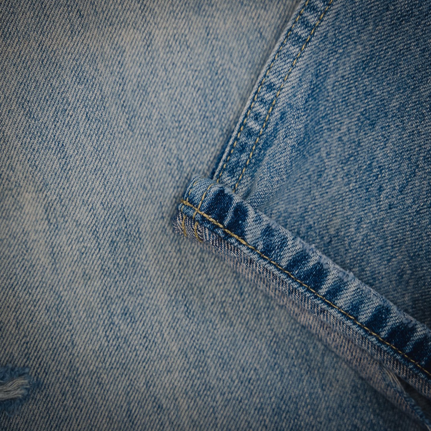 Balen washed ripped jeans