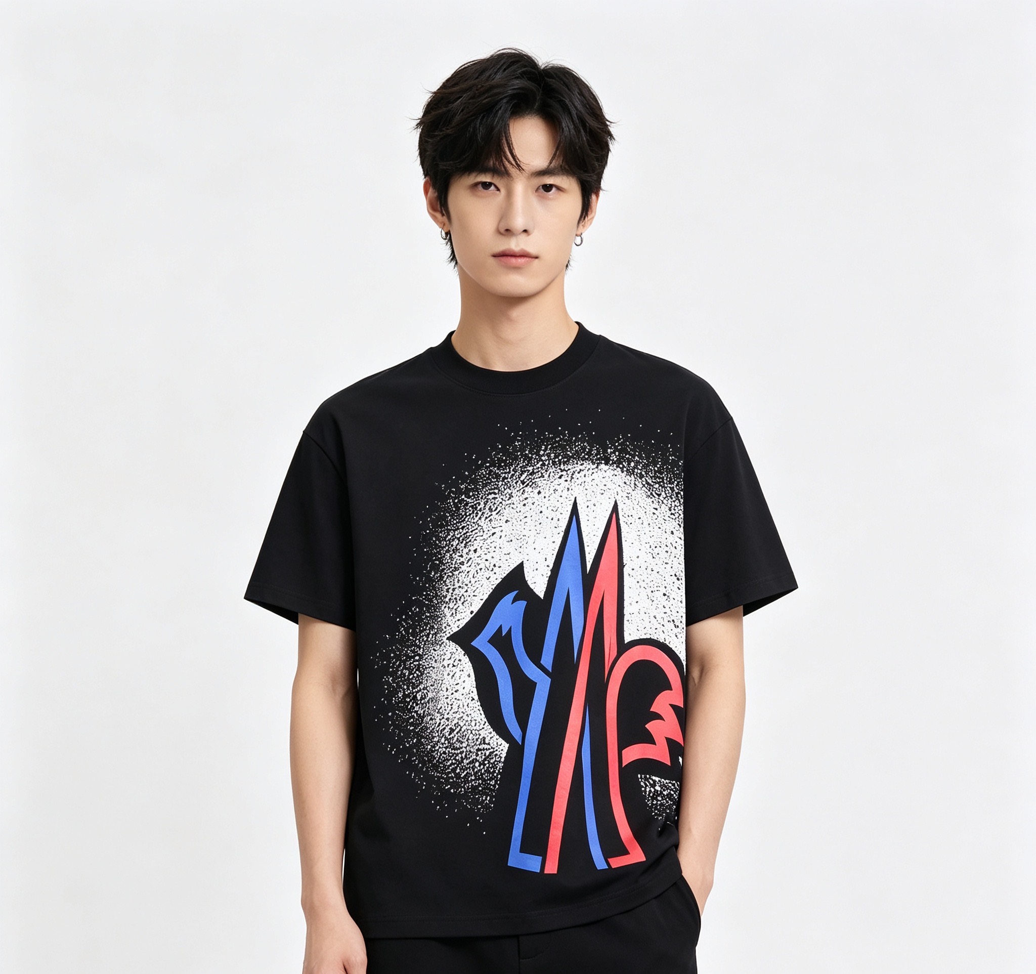 Mon graffiti-print t-shirt