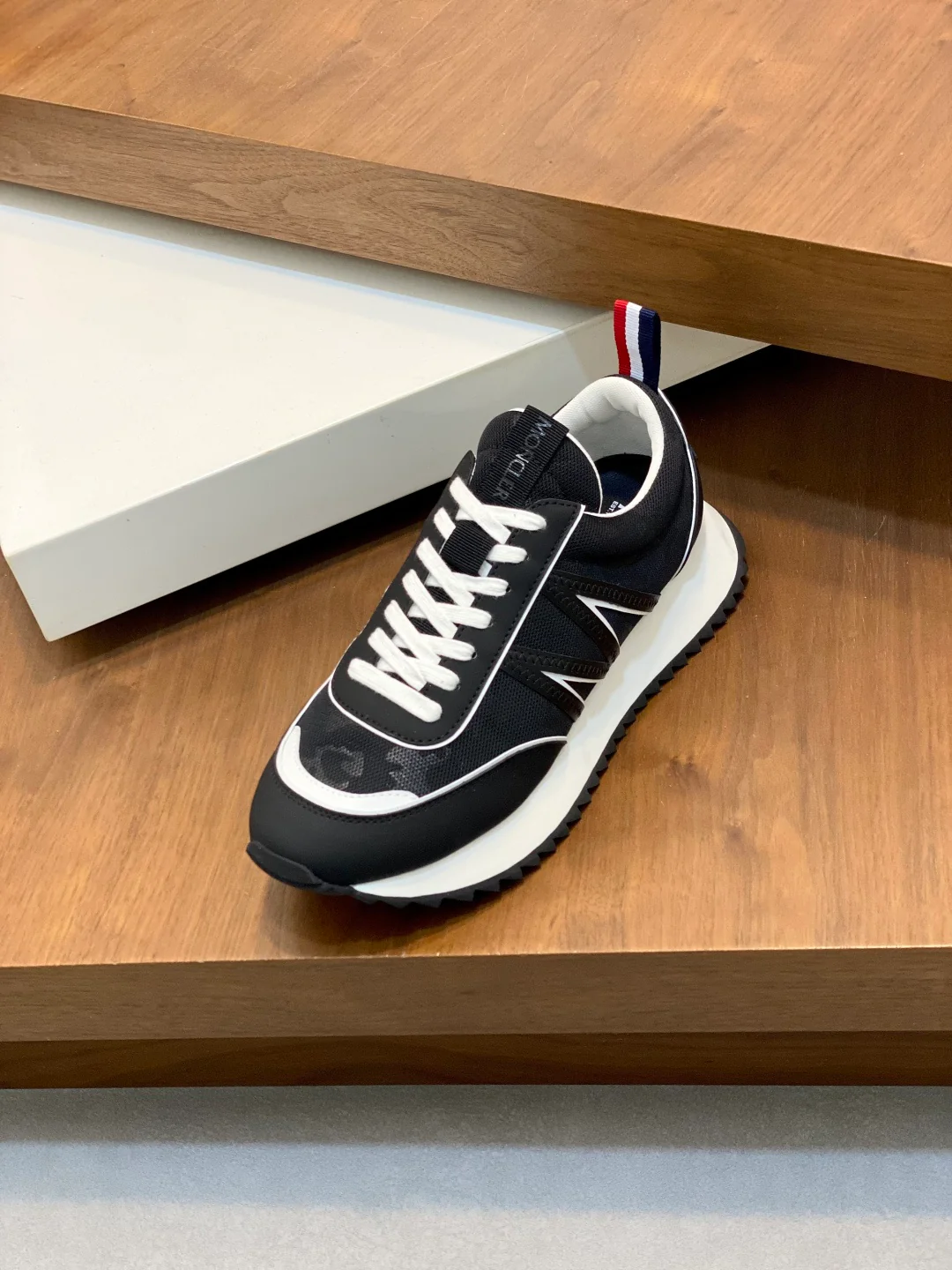 Mon retro sneakers