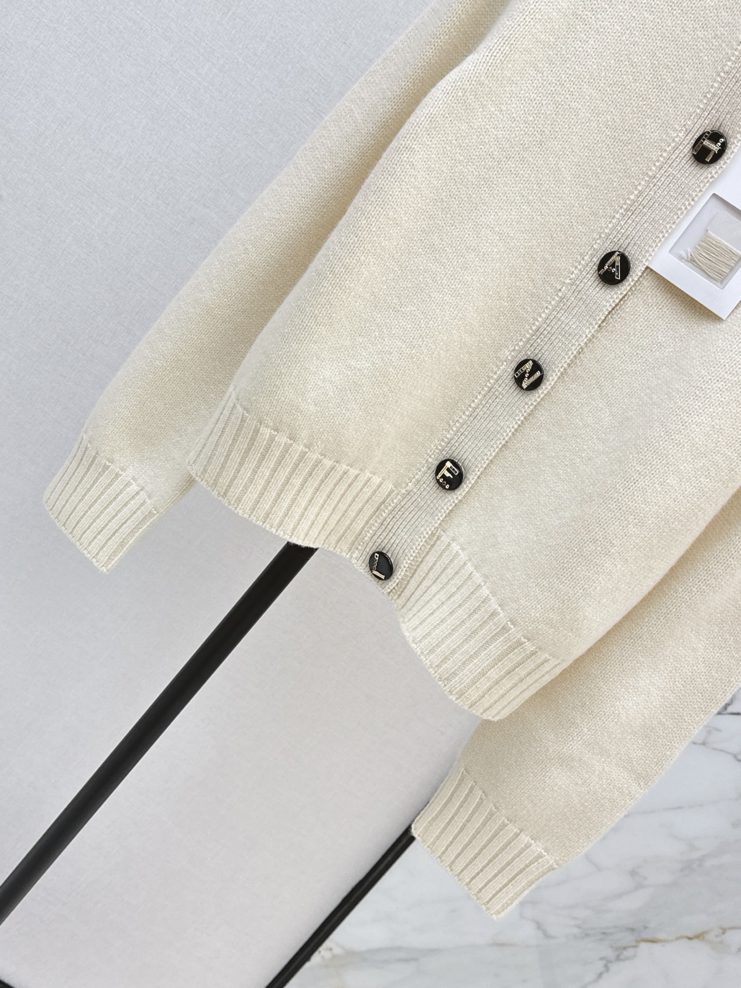 Chan 26ss cashmere knit cardigan