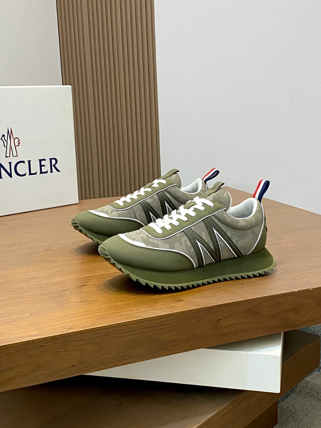 Mon retro sneakers