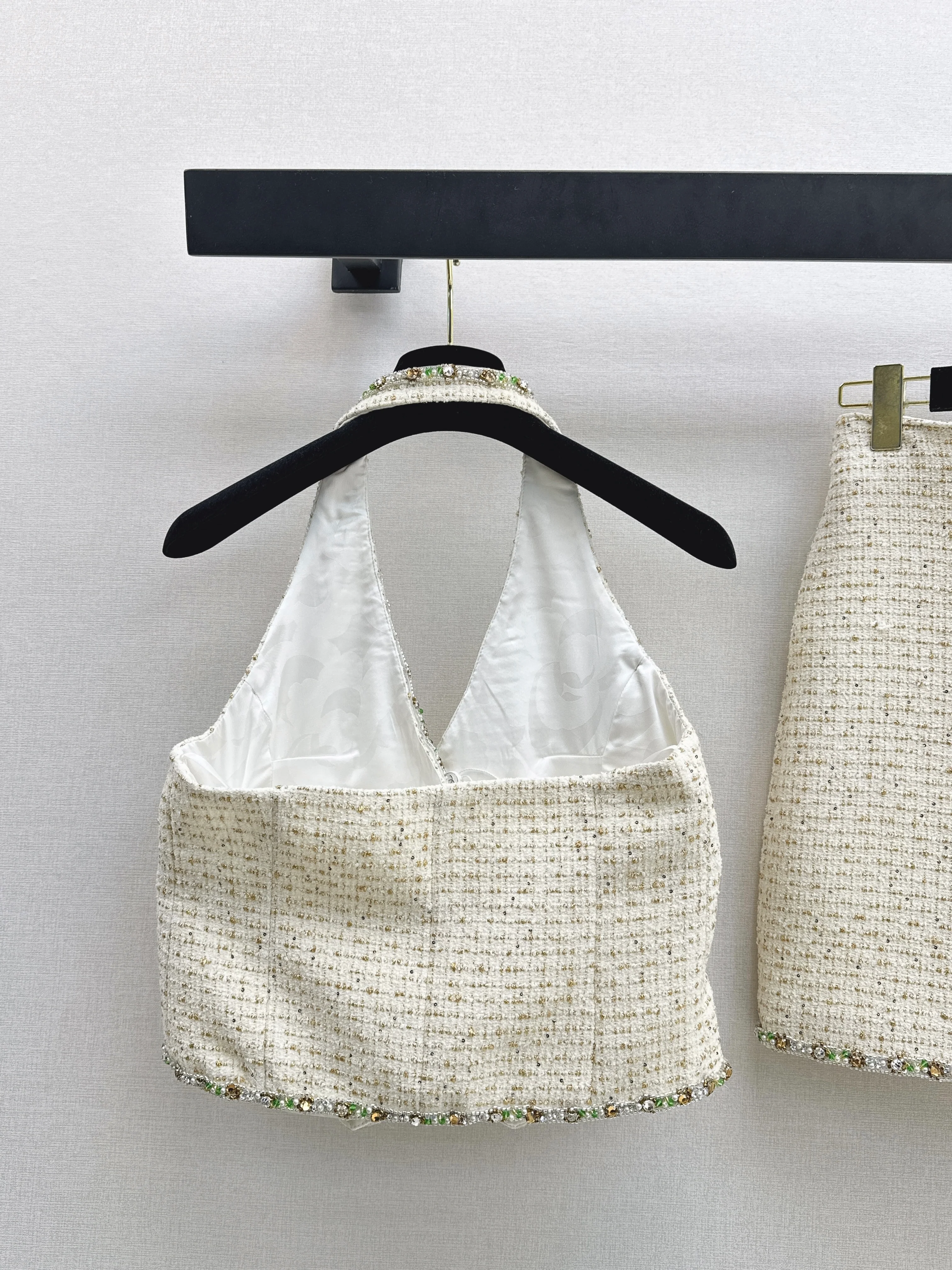 Chan 26ss rhinestone cropped halter vest