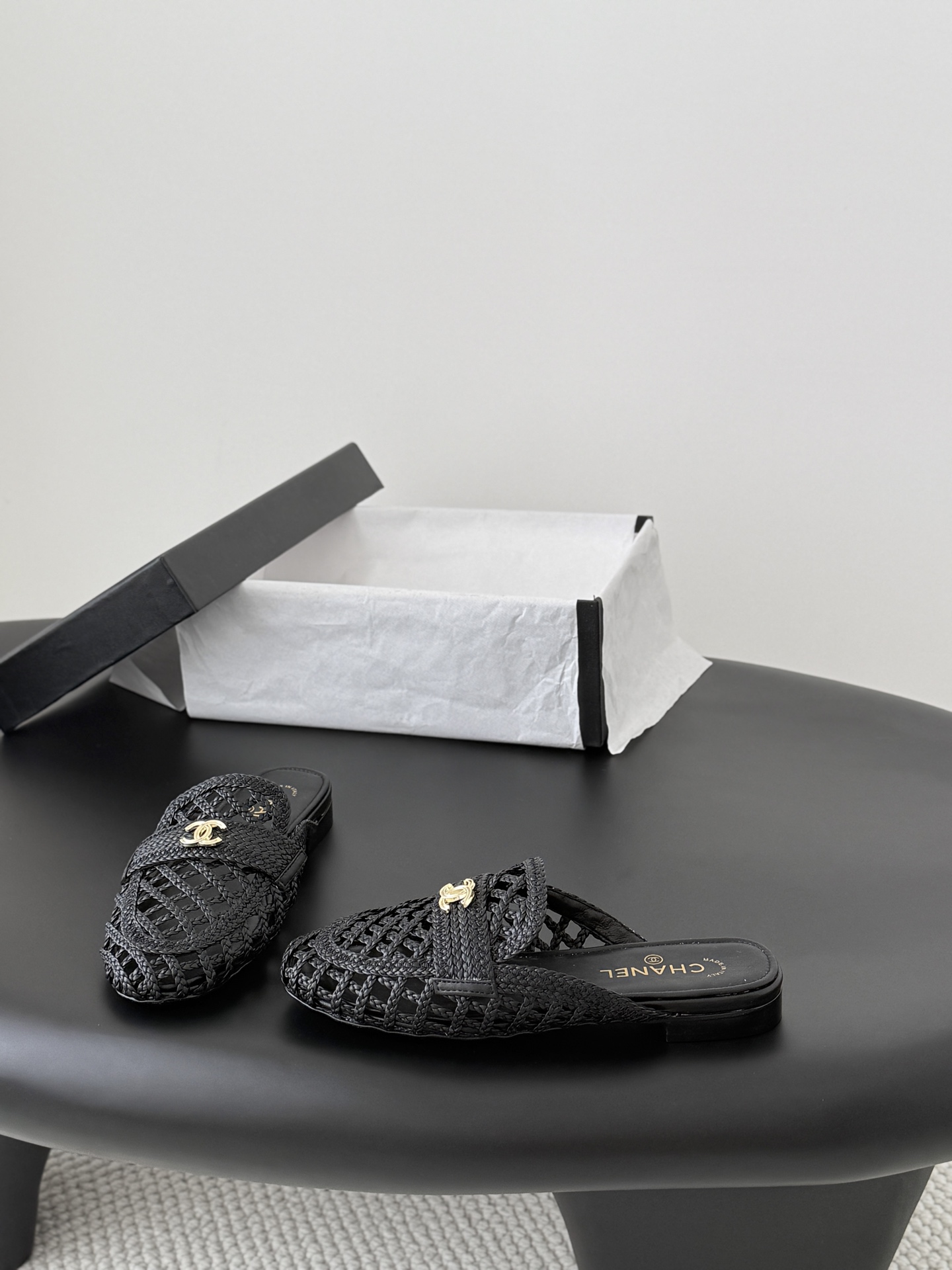 Chan 26ss woven slippers