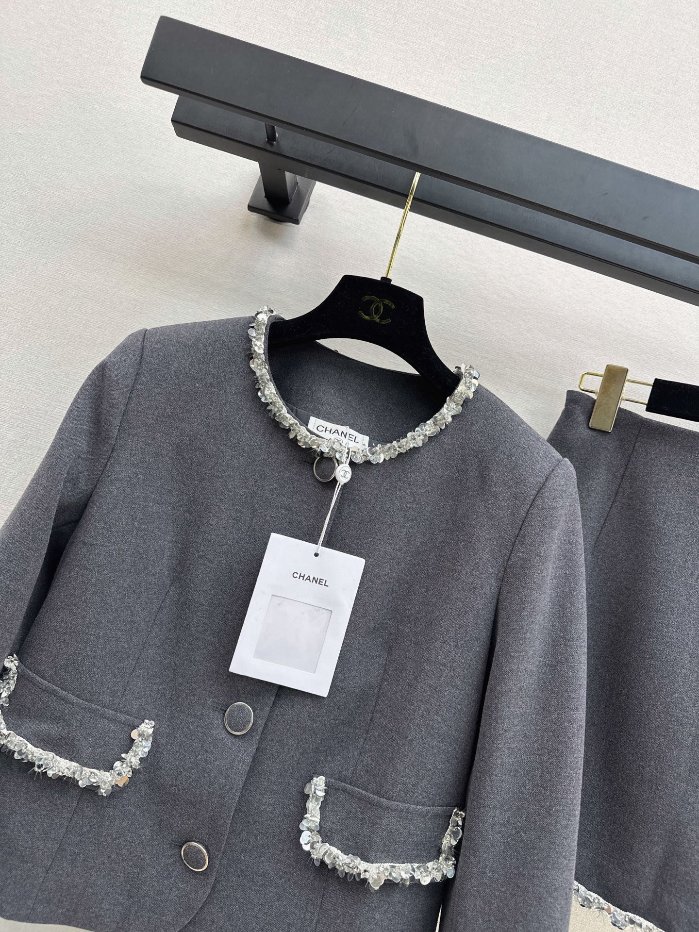 Chan 26fw deading cropped jacket mini skirt sets