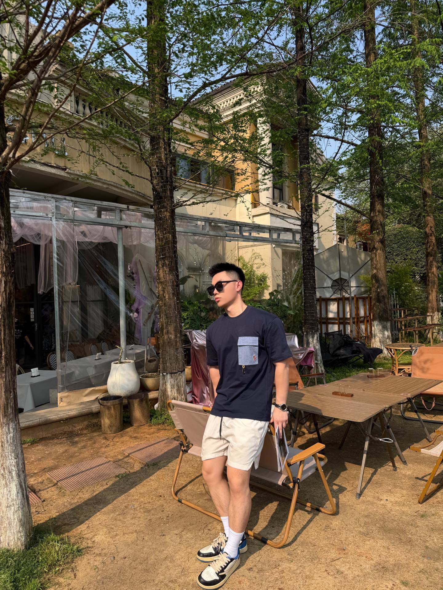 Mon with pockets t-shirt