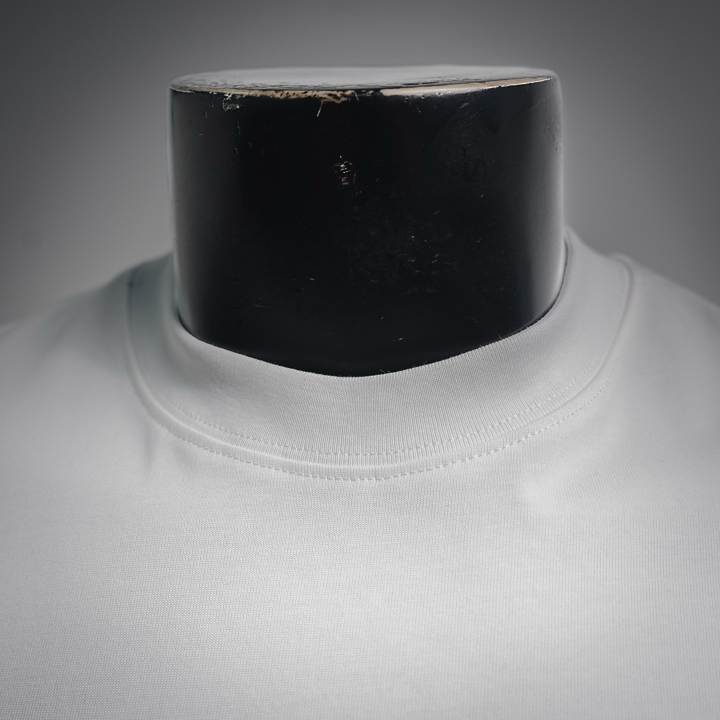 Mon chenille patch t-shirt