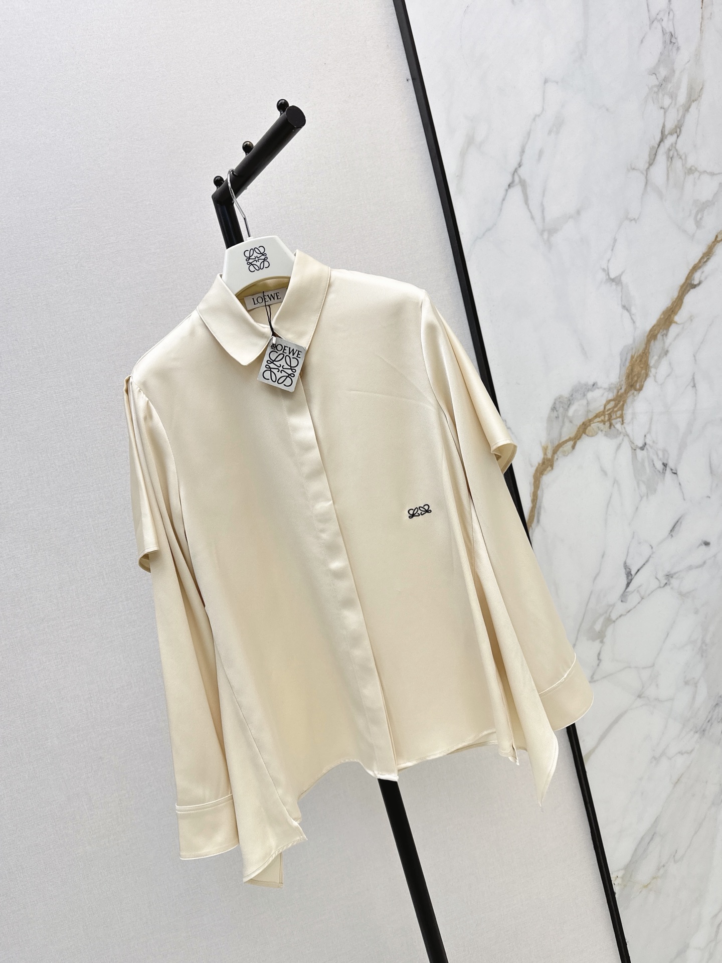 Loe 26fw asymmertic shirt