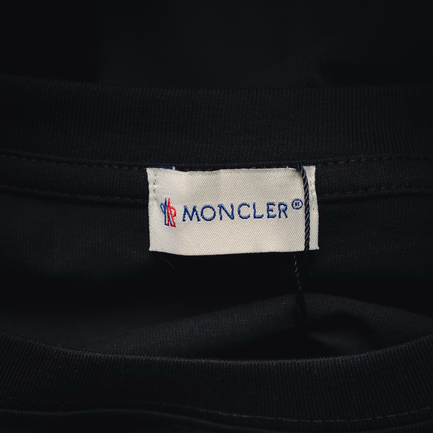 Mon badge embroidered t-shirt
