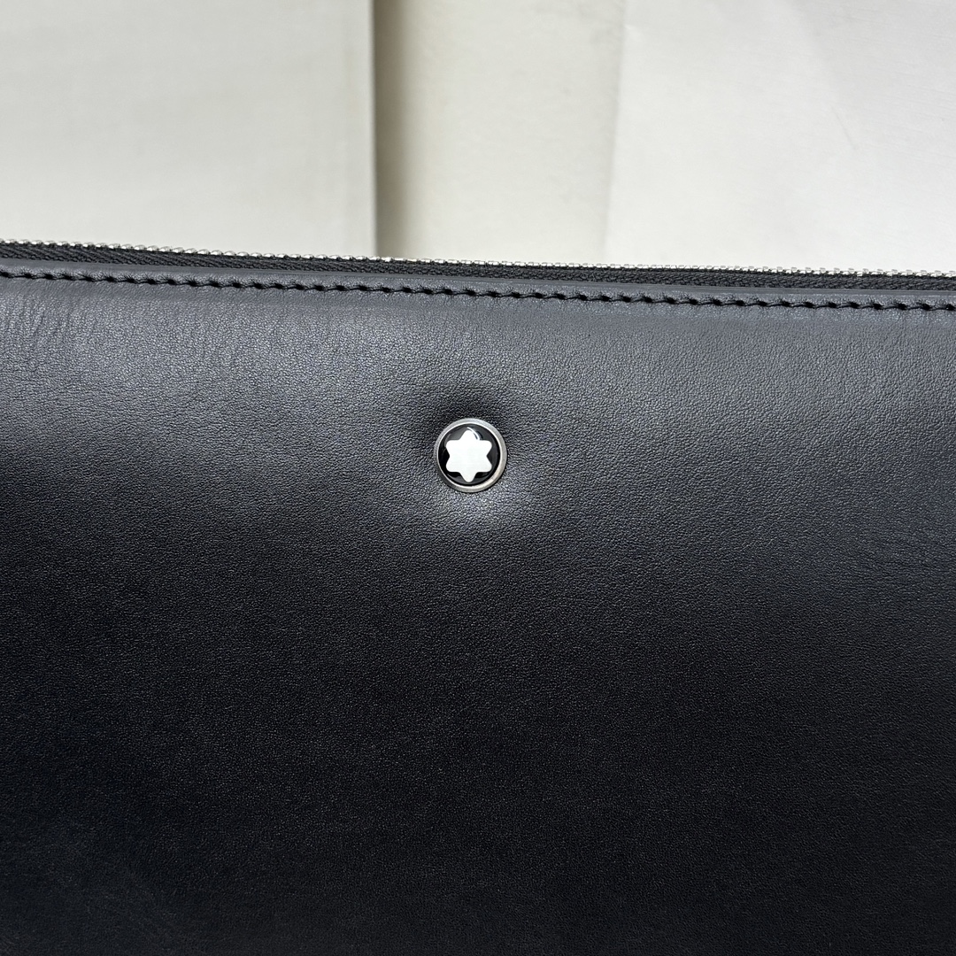 Montb clutch bag