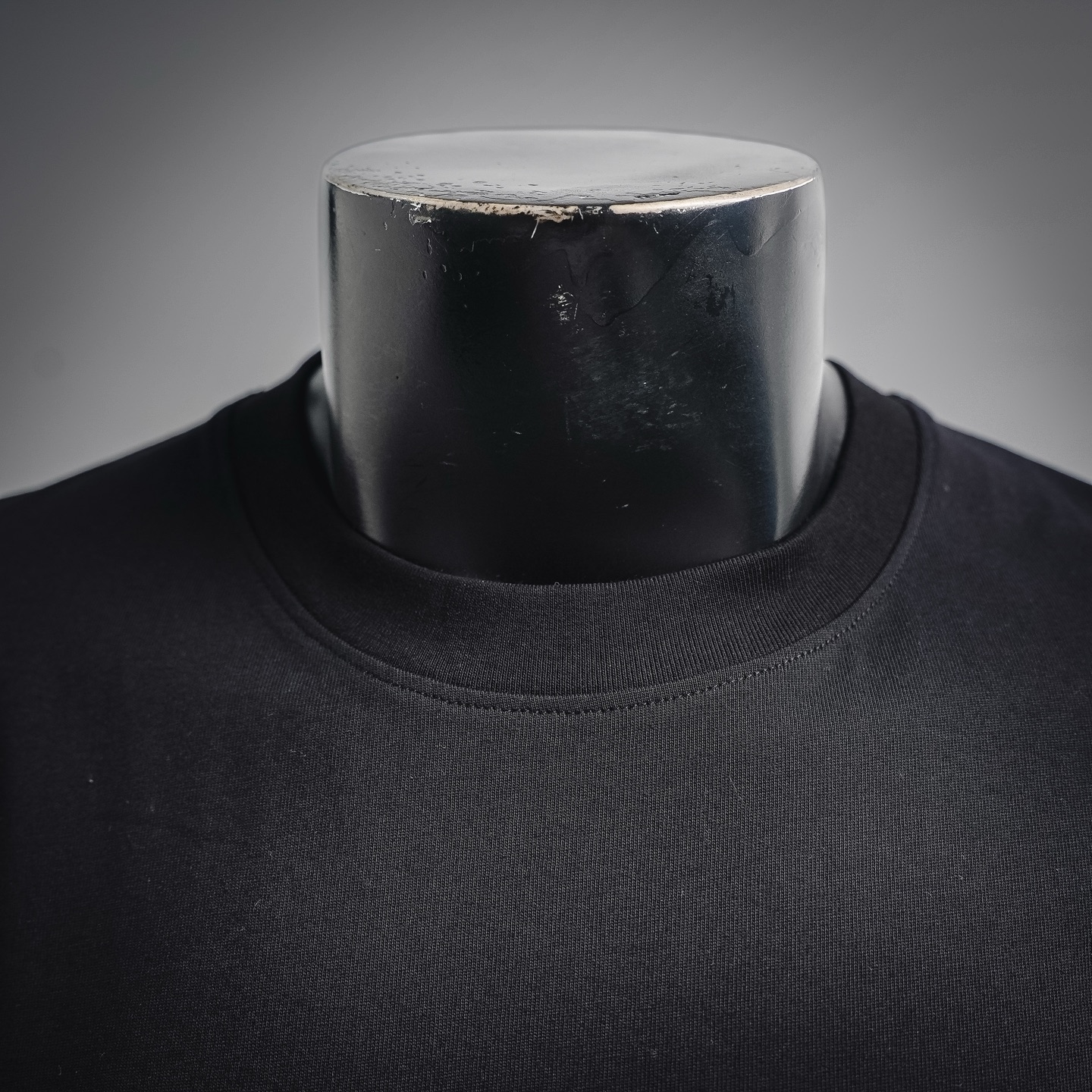 Loe flocked patch t-shirt
