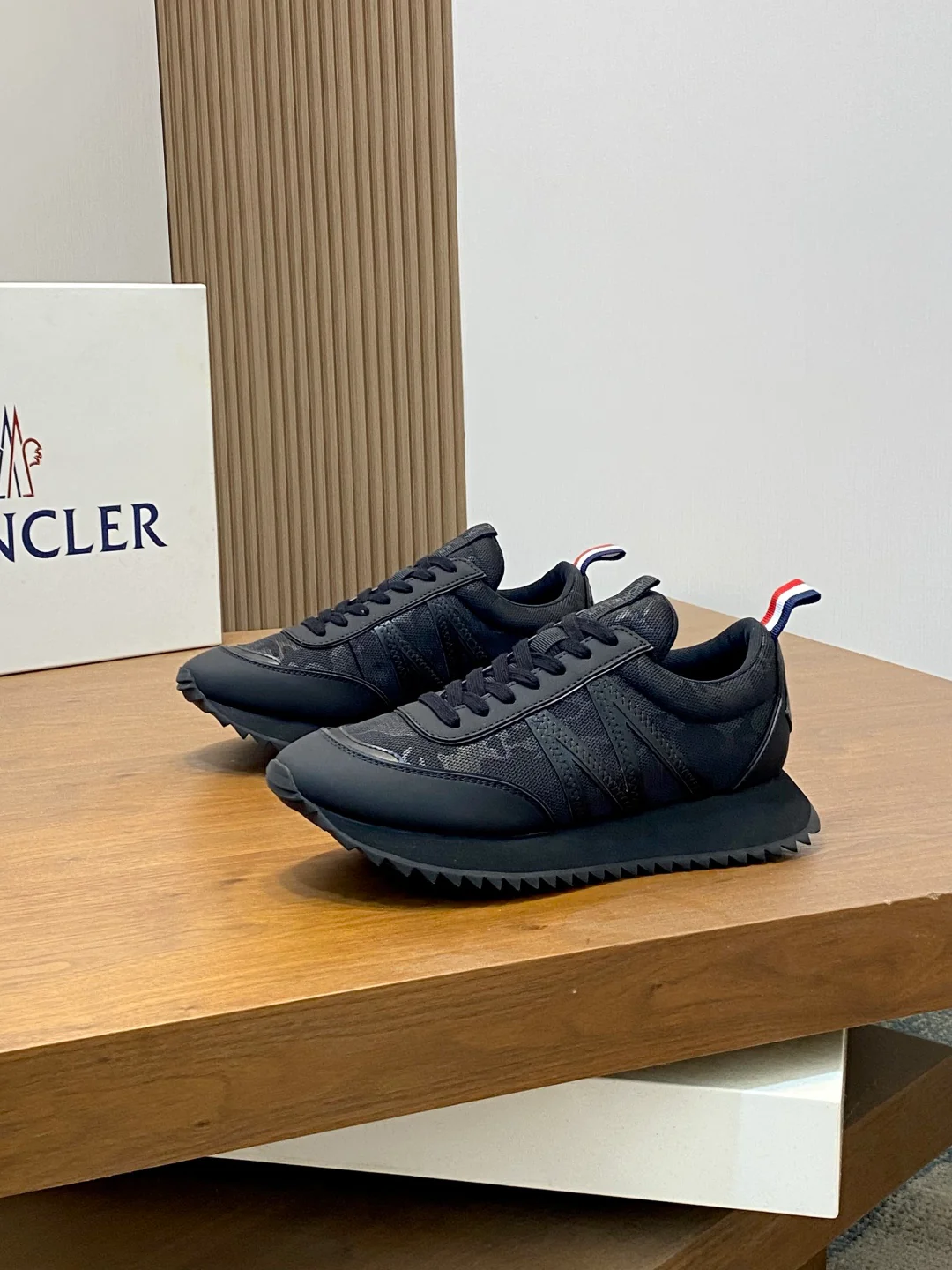 Mon retro sneakers
