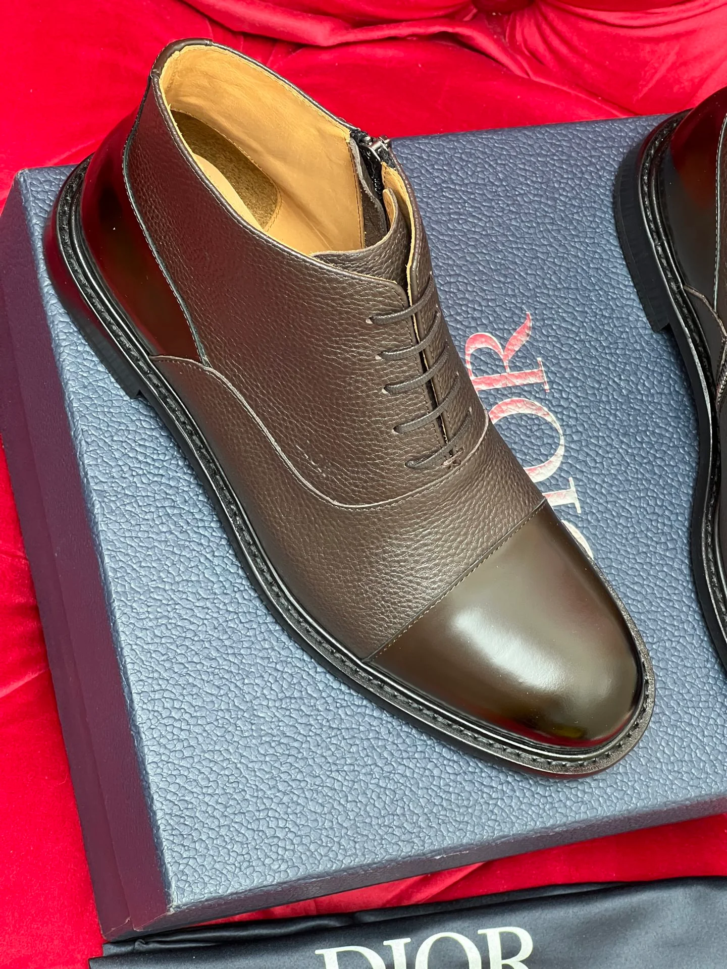 CD leather shoes