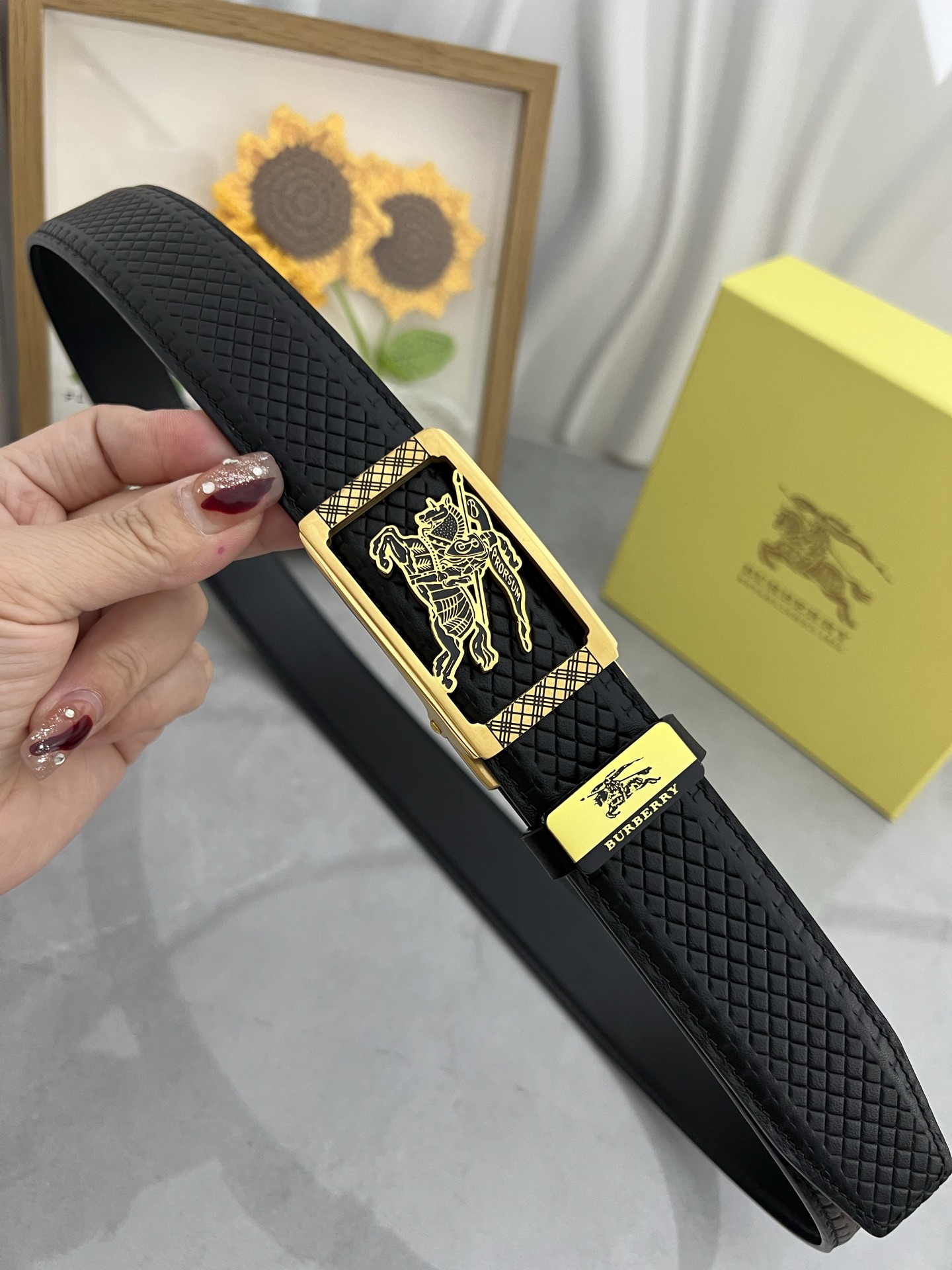 Bur cowhide belt