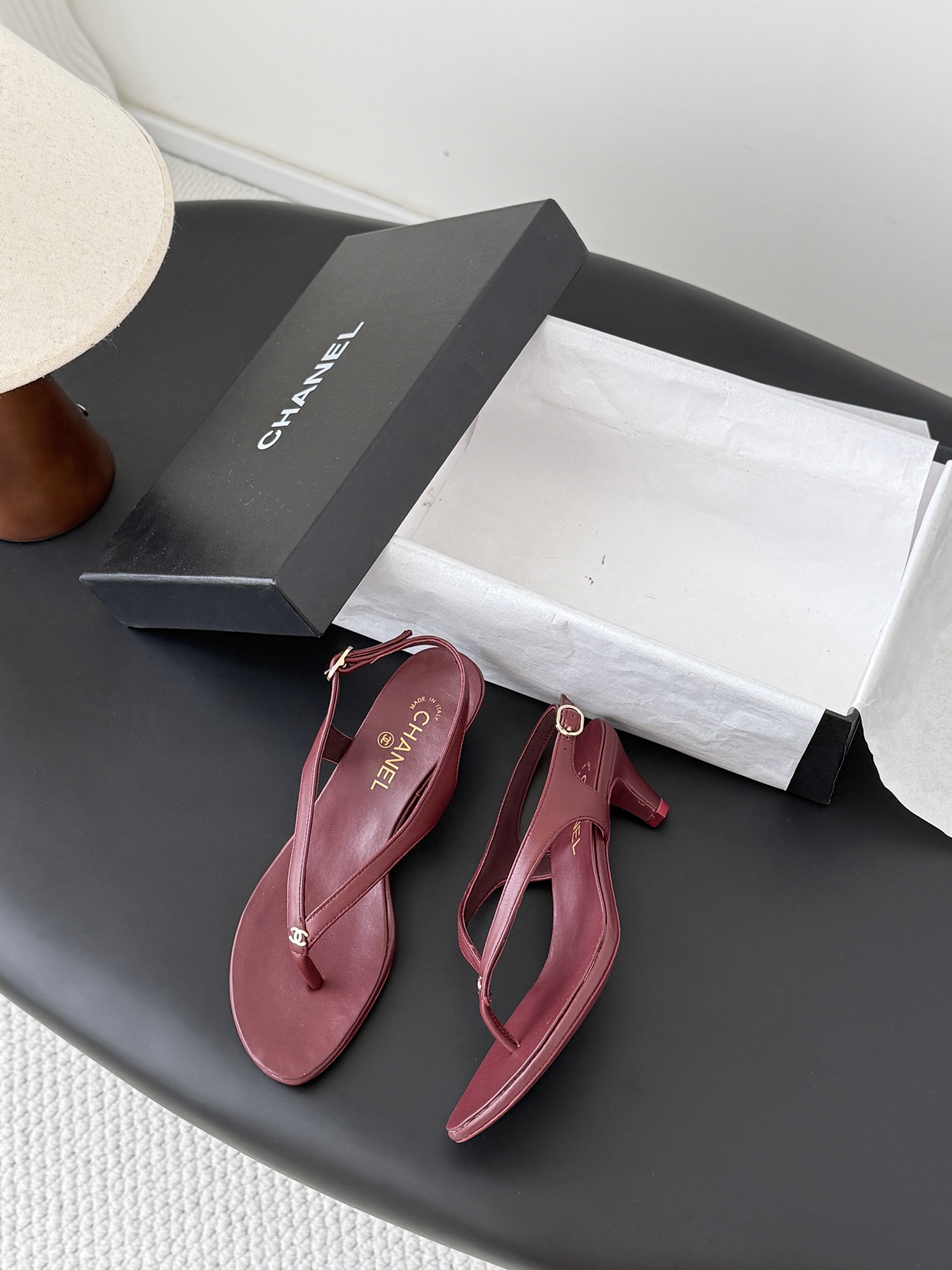 Chan 26C flip-flops sandals