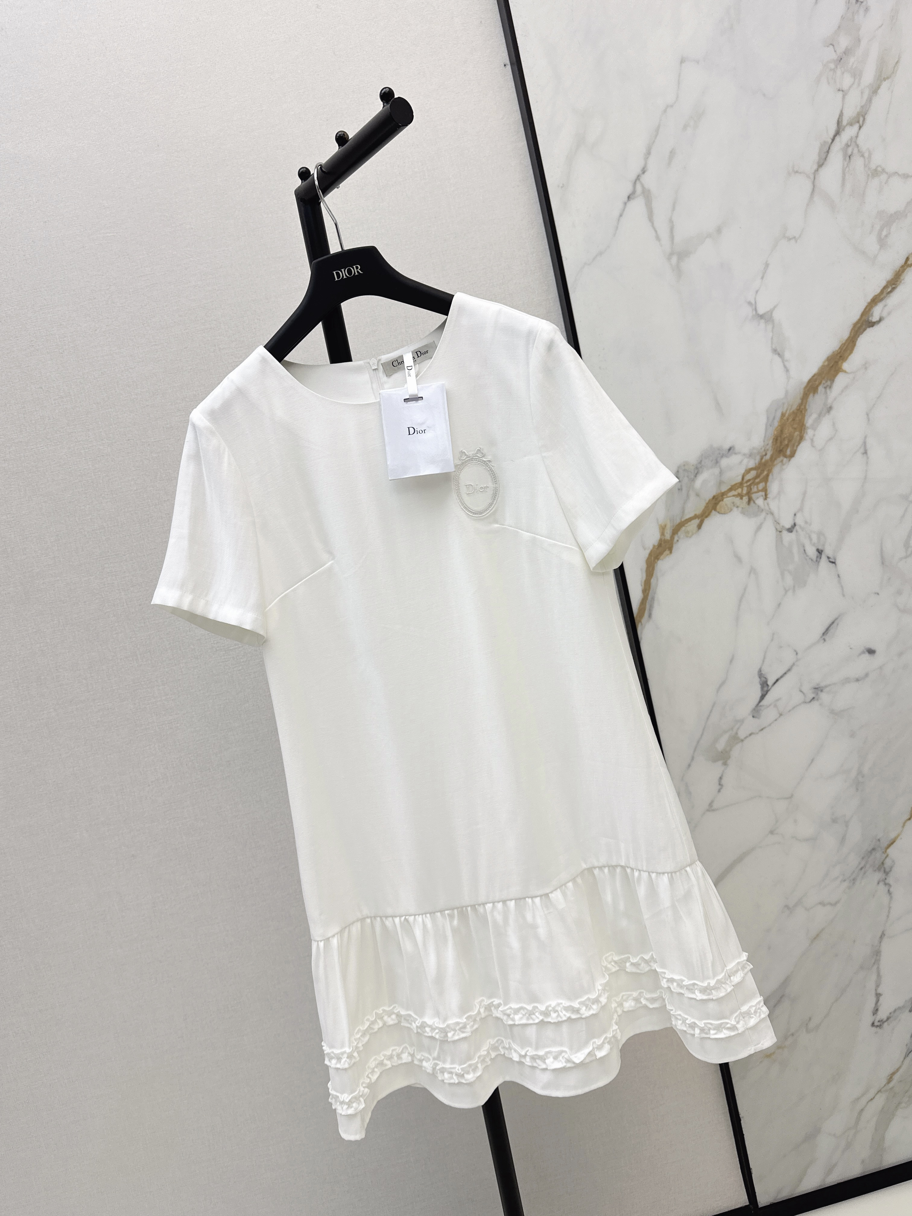 CD 26ss contract dress