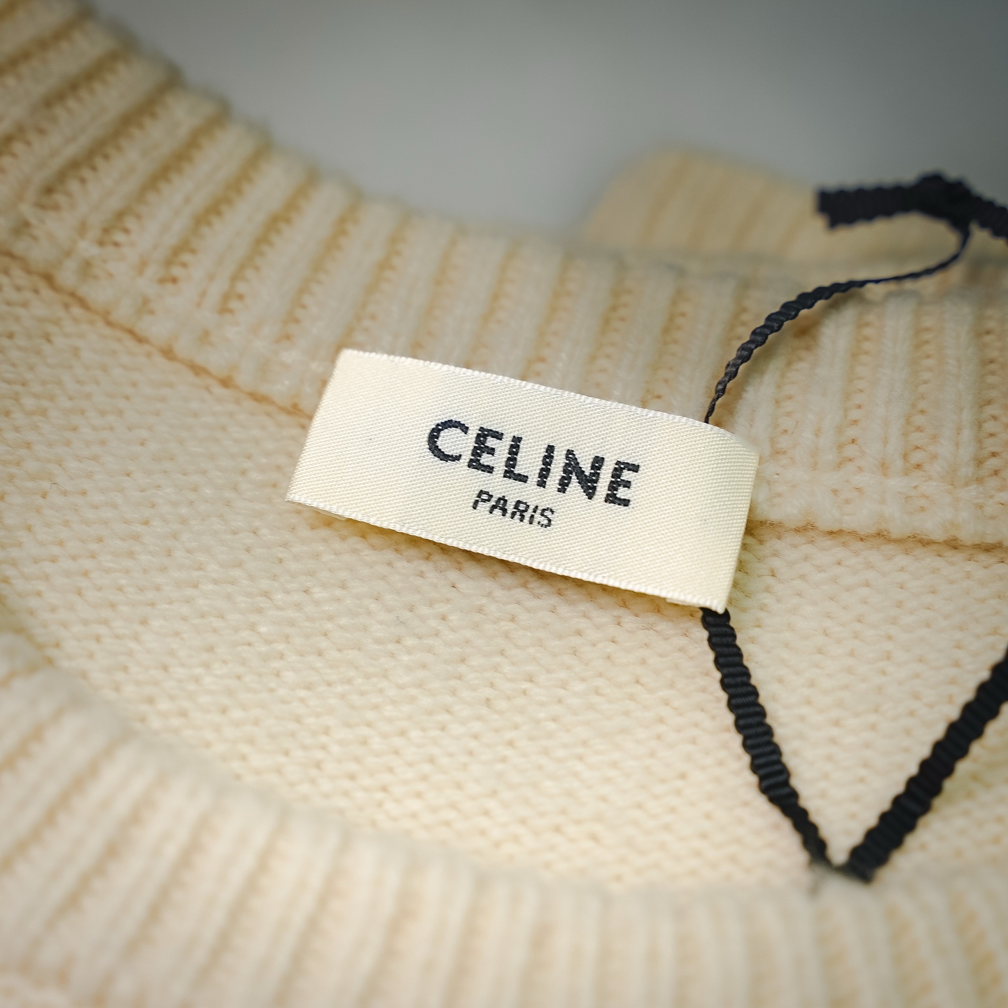 Cel knit sweater