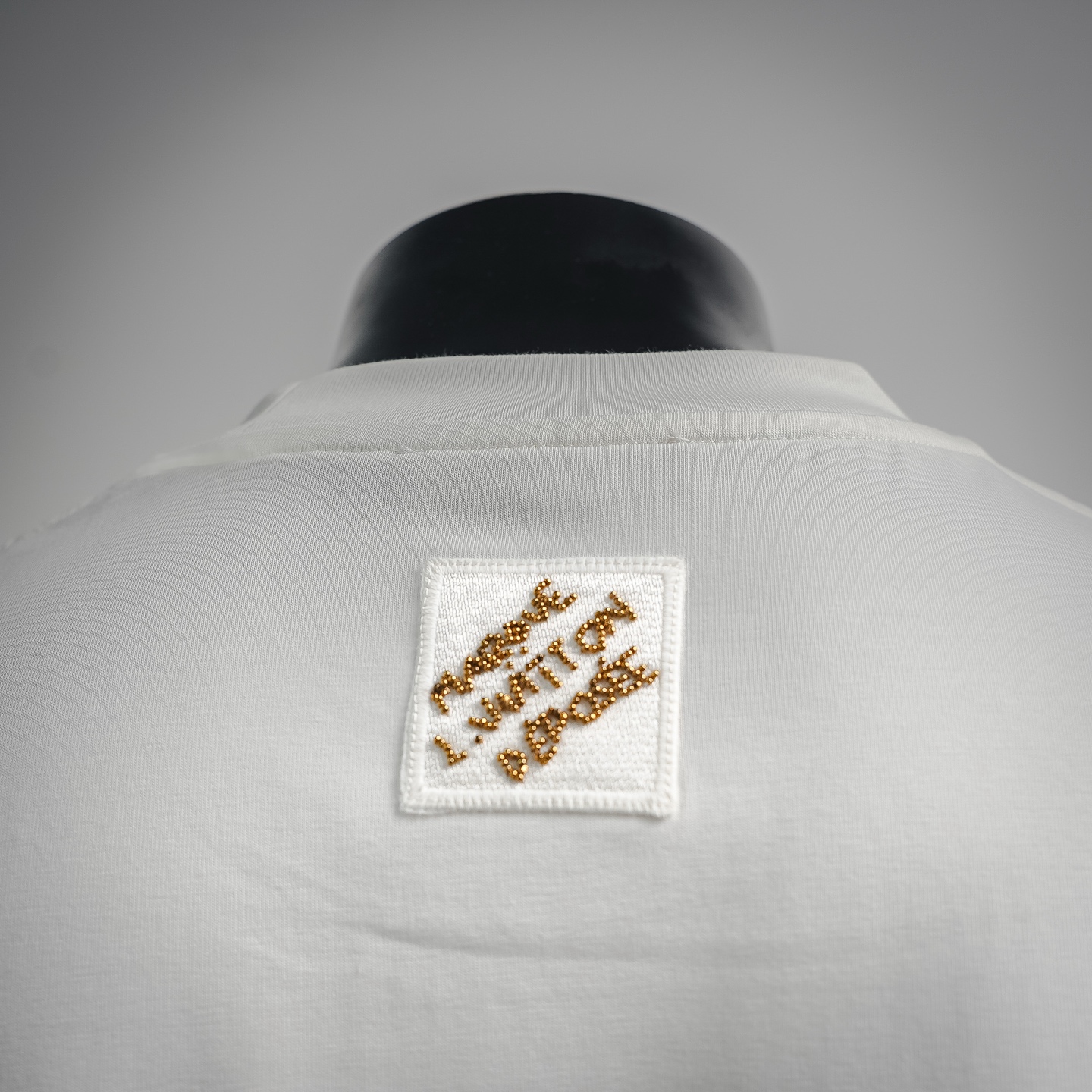 Louis sequin chenille patch t-shirt