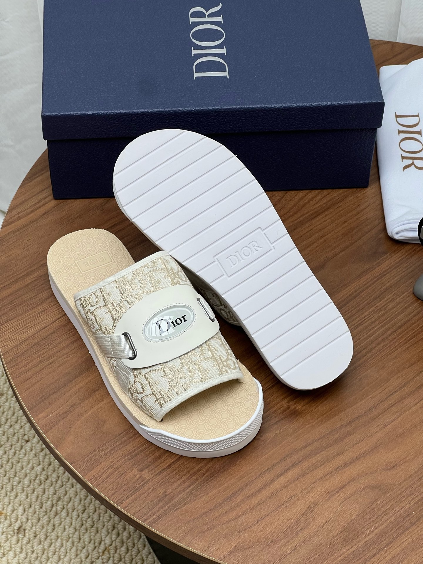 CD printed slippers