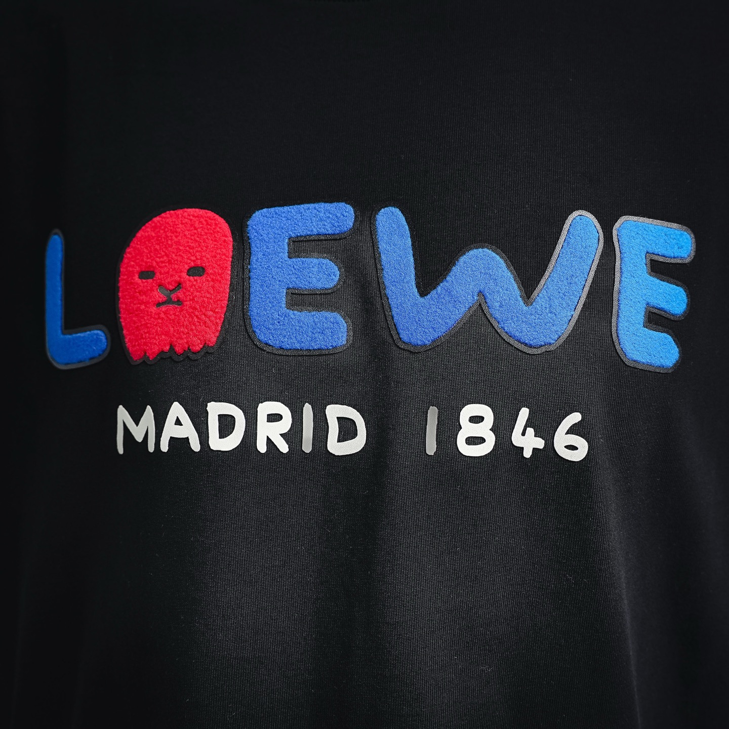 Loe flocked patch t-shirt