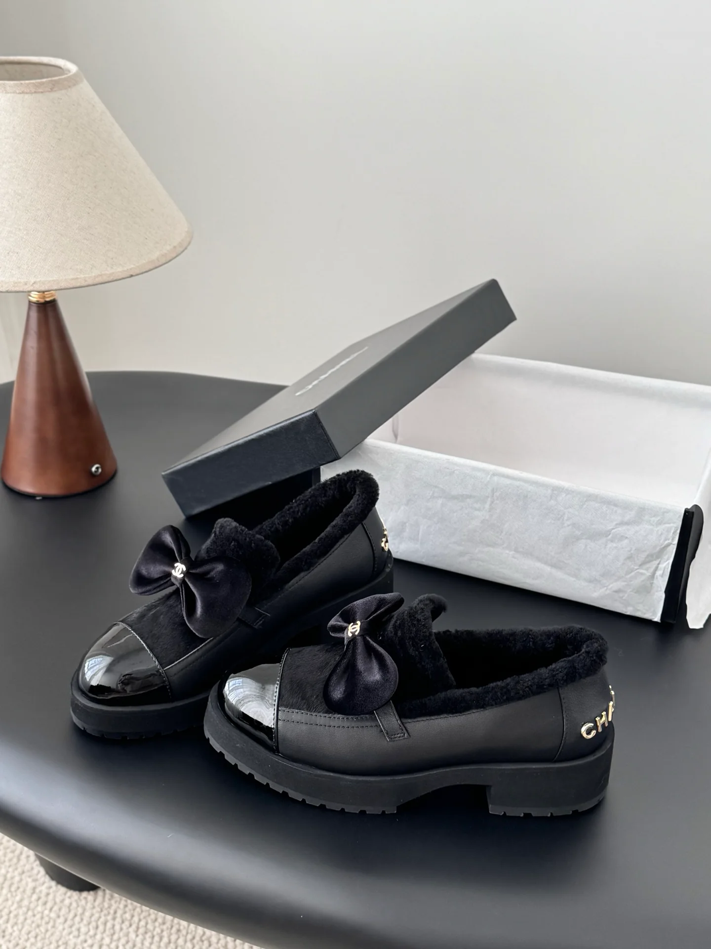 Chan 25fw lined flats