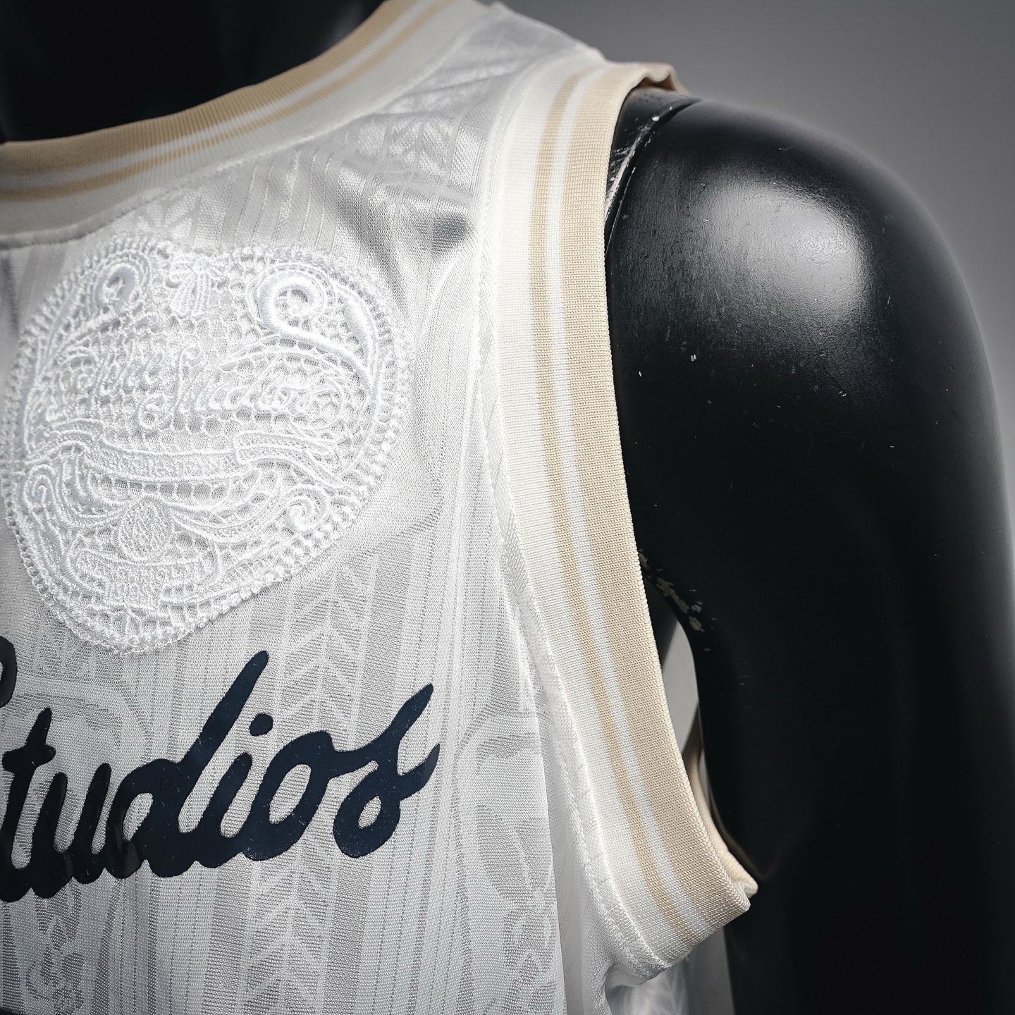 Acen printed vest