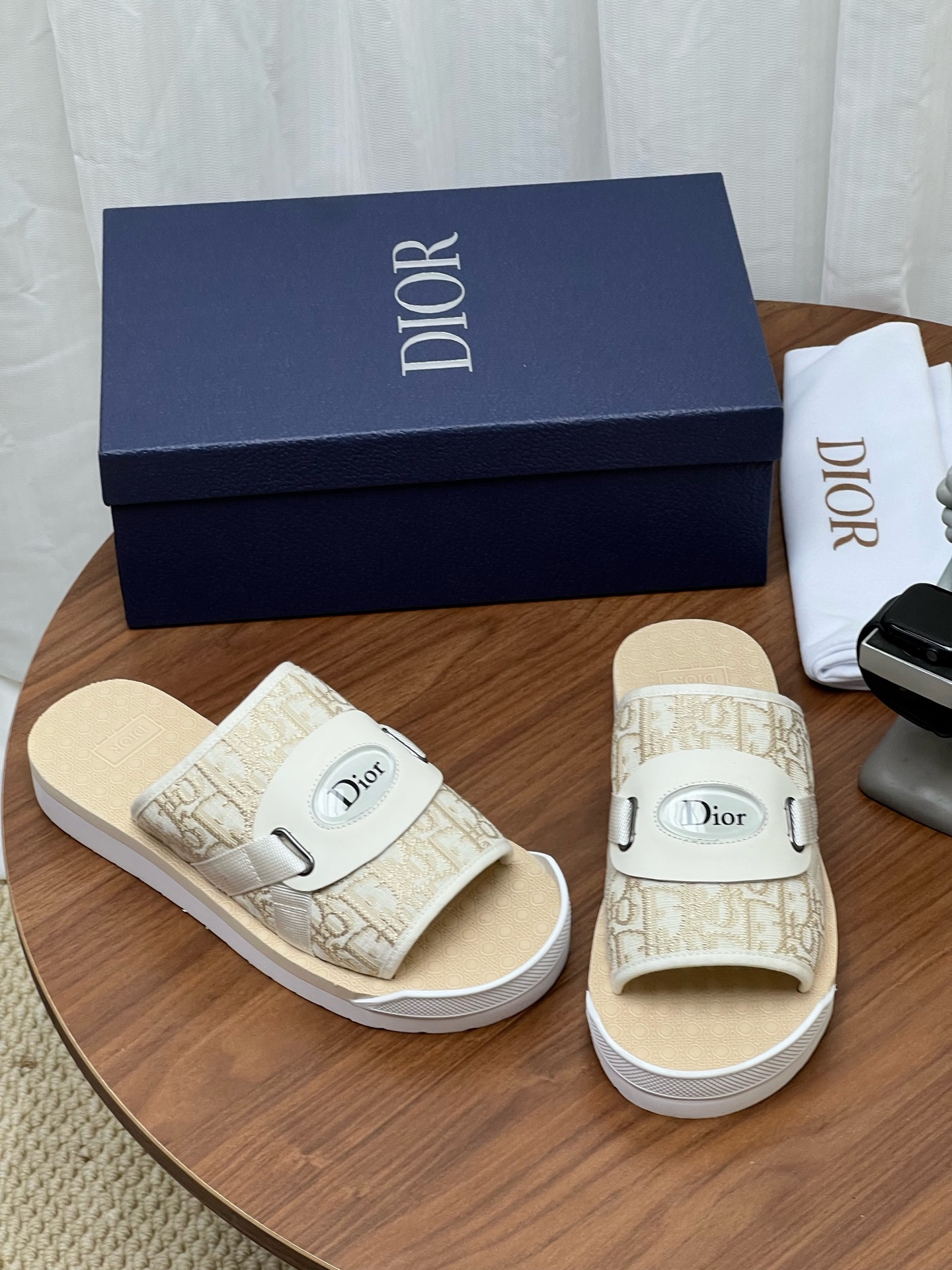 CD printed slippers