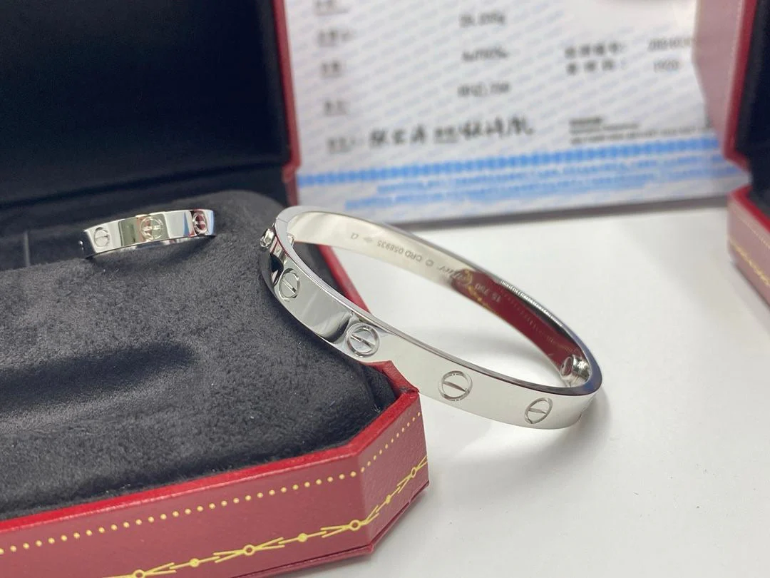 carti love bracelet