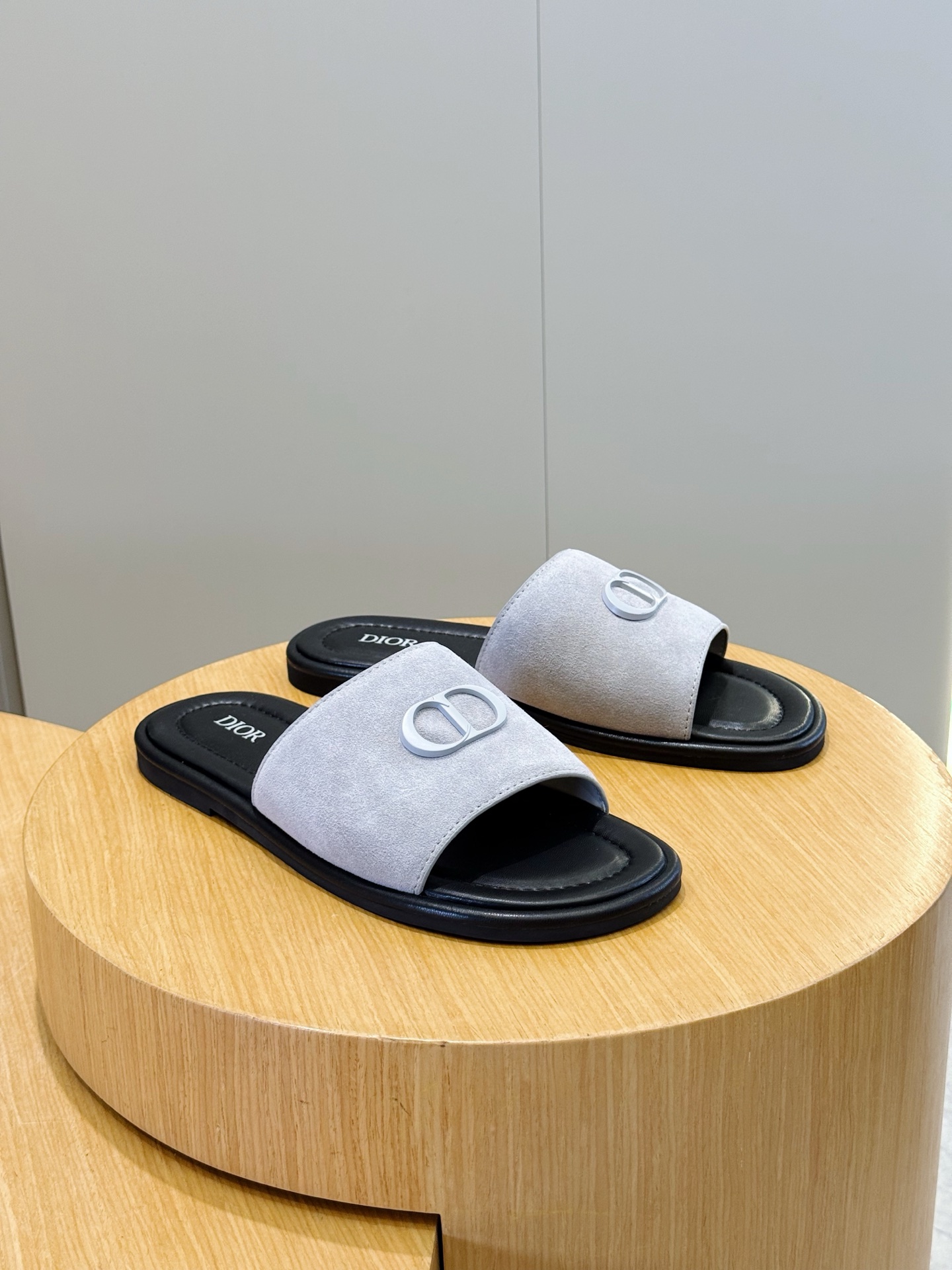 CD slippers