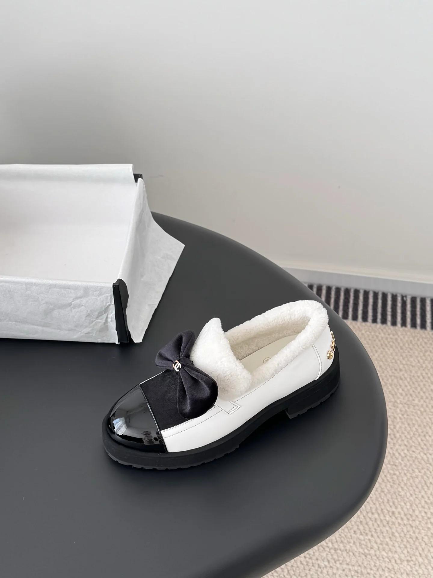 Chan 25fw lined flats