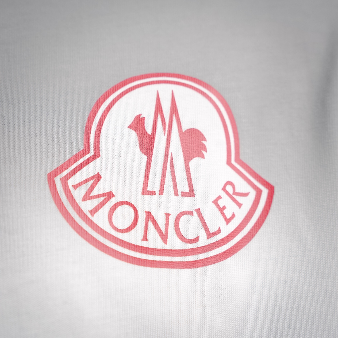 Mon badge embroidered t-shirt