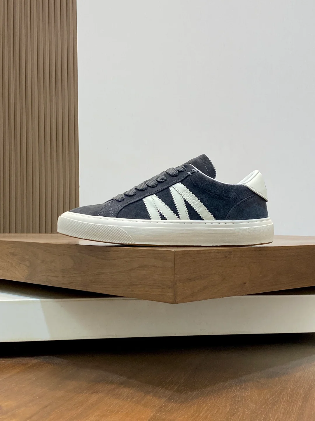 Mon low-top retro sneakers