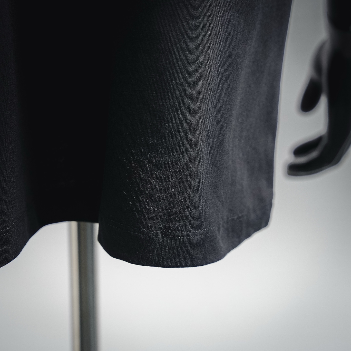 Mon neckline letter t-shirt