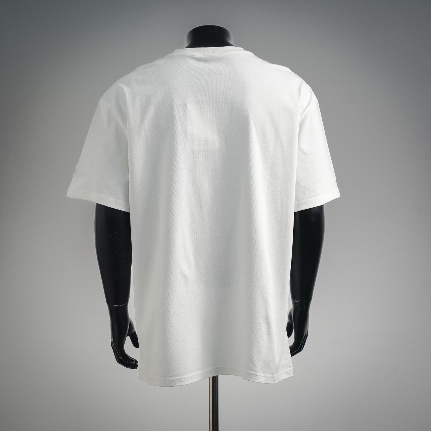 Mon embroidered badge t-shirt