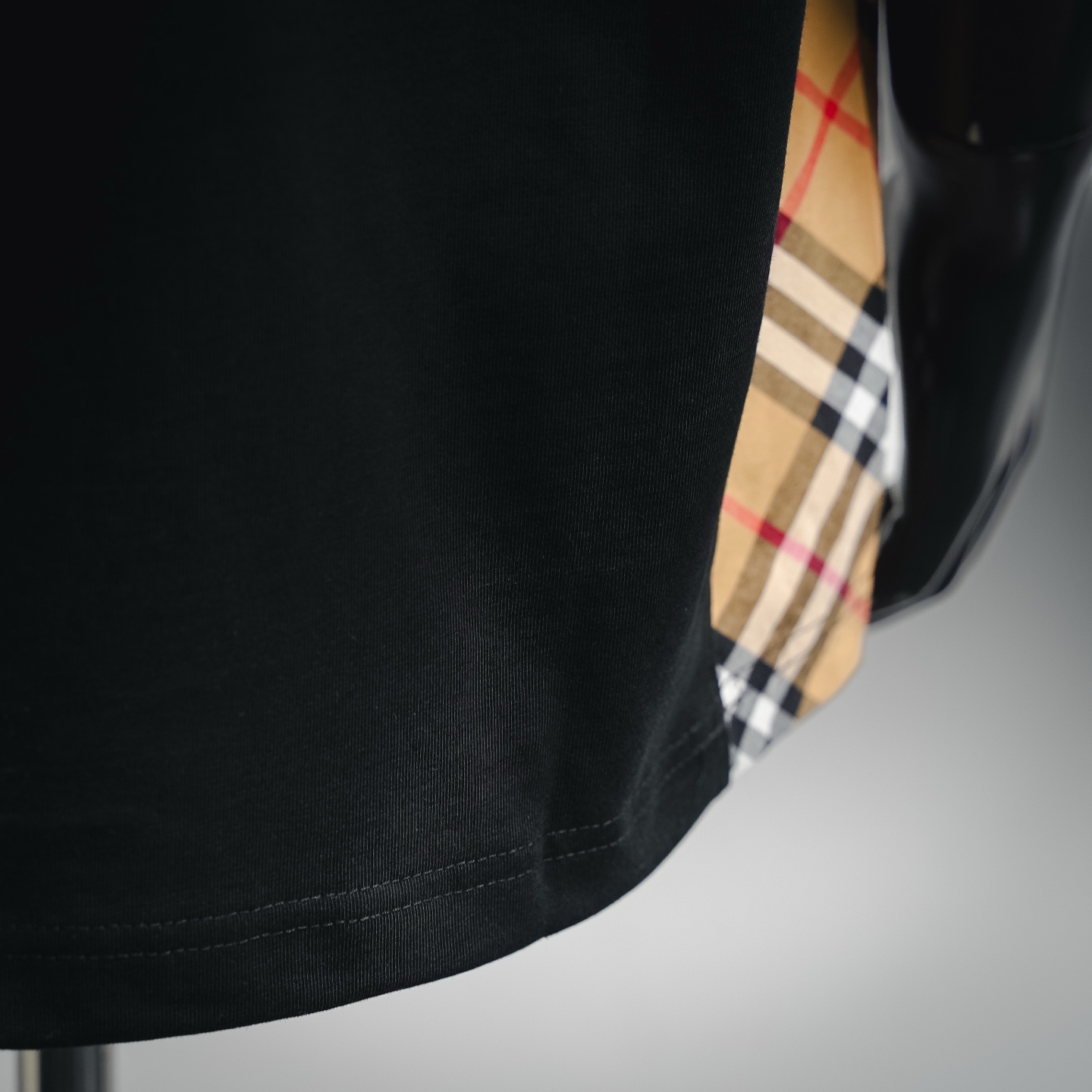 Bur embroidered plaid t-shirt