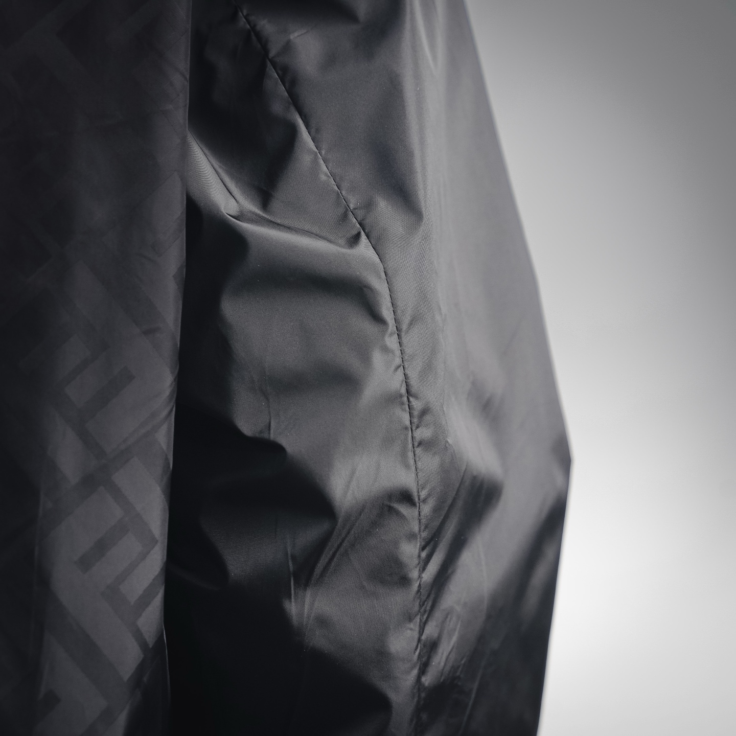 Fend splicing  hooded jacket