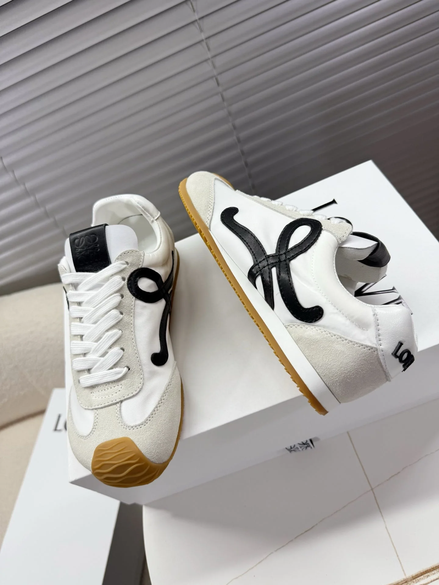 Loe 25fw all-match shoe