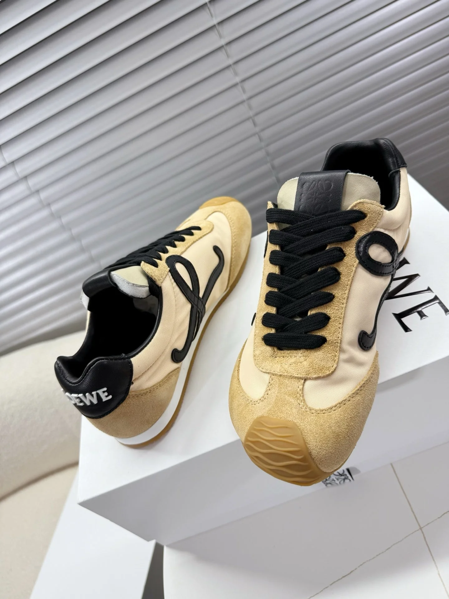 Loe 25fw all-match shoe